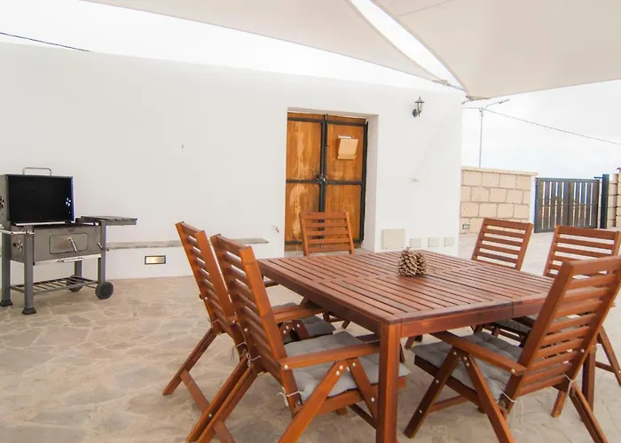 La Pardela * La Cisnera